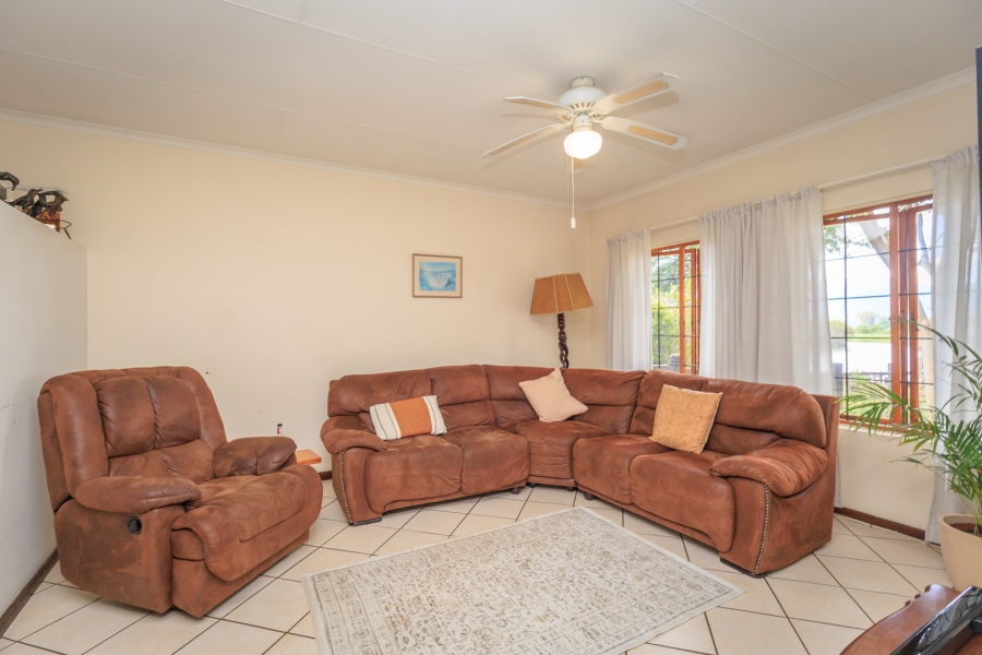 3 Bedroom Property for Sale in The Coves North West